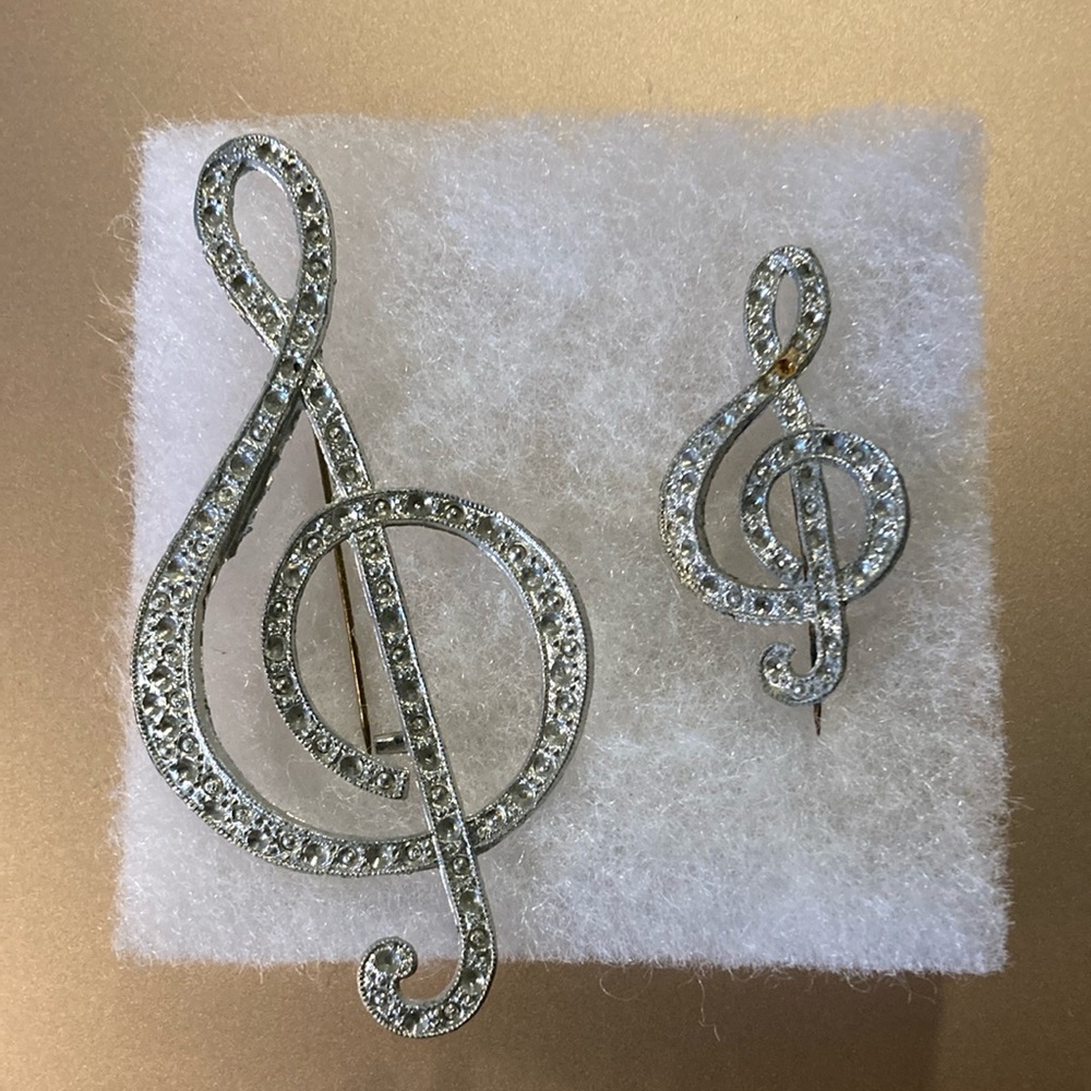 Vintage musical notes brooches